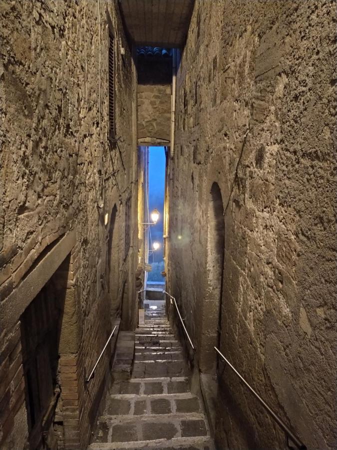 Mozzafiato Pitigliano Apartment Bagian luar foto