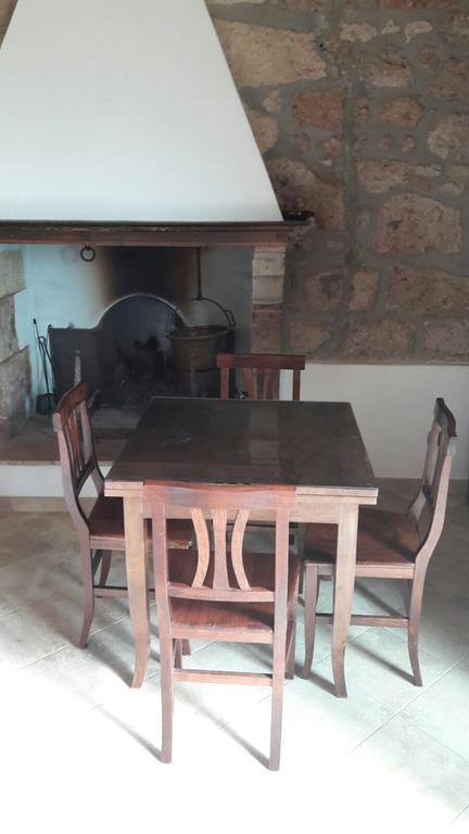 Mozzafiato Pitigliano Apartment Bagian luar foto