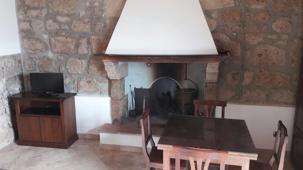 Mozzafiato Pitigliano Apartment Bagian luar foto